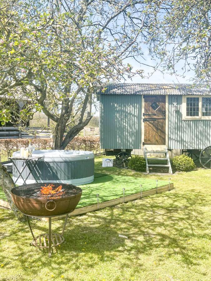 Beech Shepherds Hut York Exterior photo